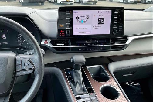 2023 Toyota Sienna LE