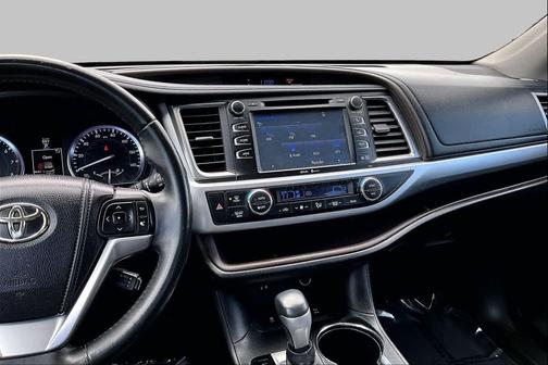 Predawn Gray Mica 2015 Toyota Highlander XLE