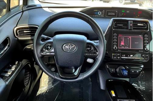 2022 Toyota Prius L