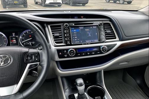 2016 Toyota Highlander Limited Platinum