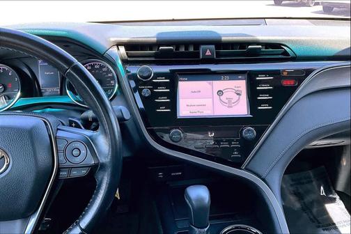 Super White 2019 Toyota Camry SE