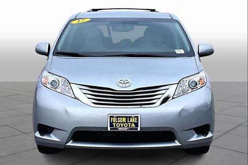2017 Toyota Sienna LE