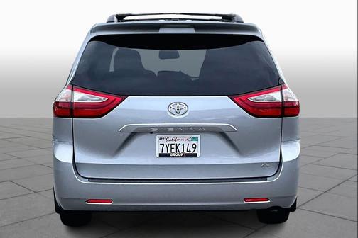 2017 Toyota Sienna LE