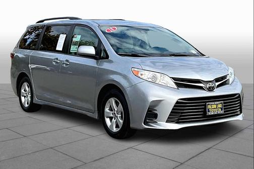 2018 Toyota Sienna LE