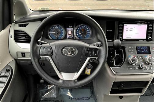 2018 Toyota Sienna LE