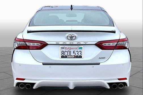 Wind Chill Pearl 2018 Toyota Camry XSE