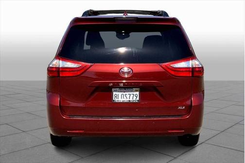 2019 Toyota Sienna XLE