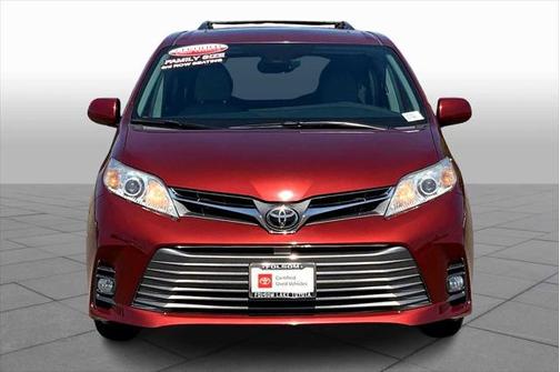 2019 Toyota Sienna XLE