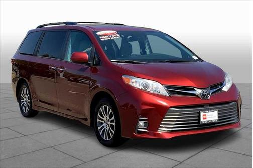 2019 Toyota Sienna XLE