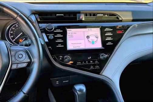 2019 Toyota Camry Hybrid SE