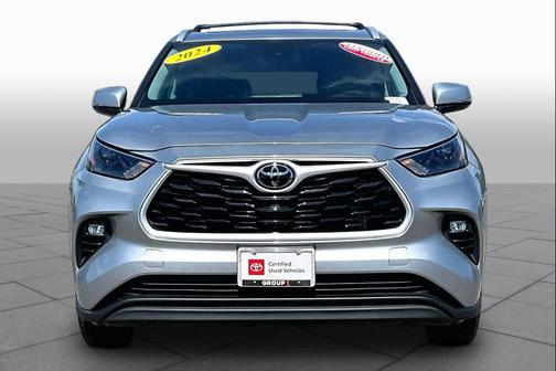 Celestial Silver Metallic 2024 Toyota Highlander XLE