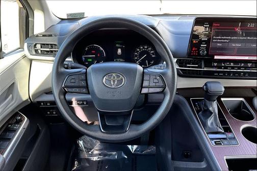 2024 Toyota Sienna LE