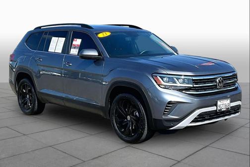 Platinum Gray Metallic 2023 Volkswagen Atlas 3.6L SE w/Technology