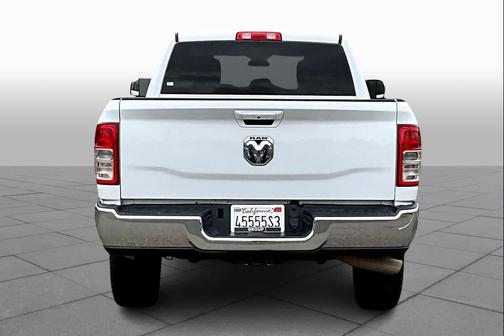 2020 RAM 2500 Big Horn Crew Cab 4X4 6'4' Box