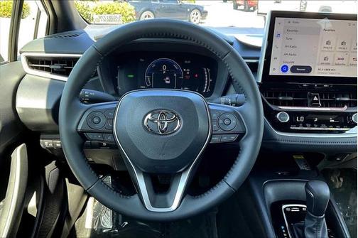 2025 Toyota Corolla Hybrid SE