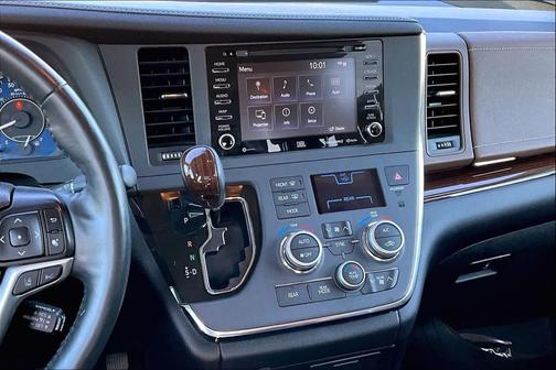 2019 Toyota Sienna Limited Premium