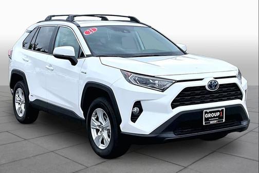 Super White 2021 Toyota RAV4 Hybrid XLE