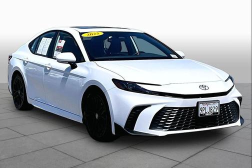 Ice Cap 2025 Toyota Camry SE