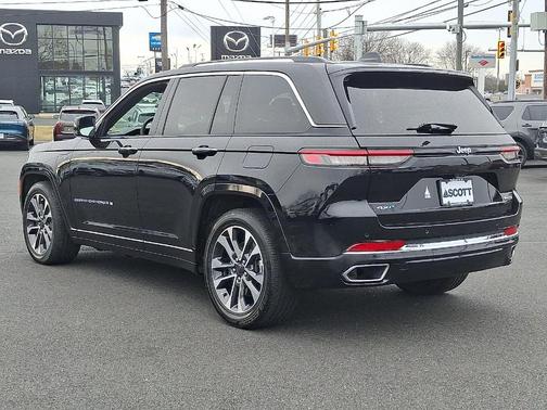 2022 Jeep Grand Cherokee 4xe Overland