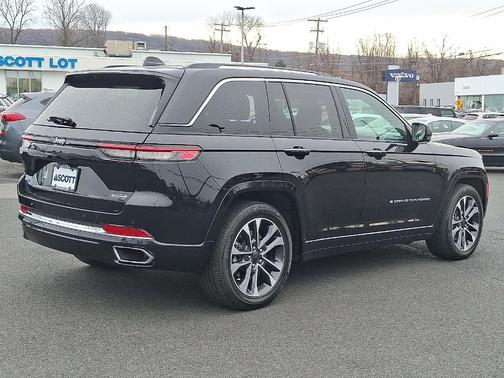 2022 Jeep Grand Cherokee 4xe Overland
