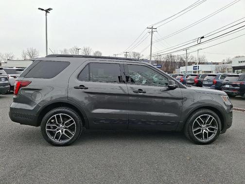 2019 Ford Explorer sport