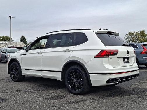 2022 Volkswagen Tiguan 2.0T SE R-Line Black