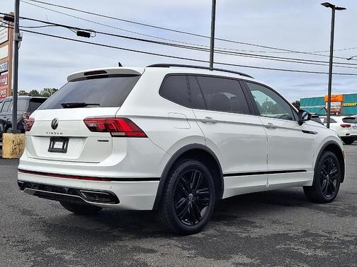 2022 Volkswagen Tiguan 2.0T SE R-Line Black