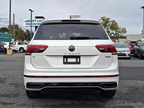 2022 Volkswagen Tiguan 2.0T SE R-Line Black