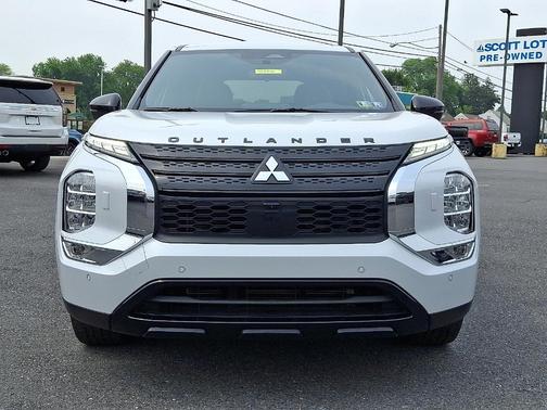 2024 Mitsubishi Outlander SE Black Edition
