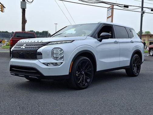 2024 Mitsubishi Outlander SE Black Edition