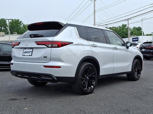 2024 Mitsubishi Outlander SE Black Edition