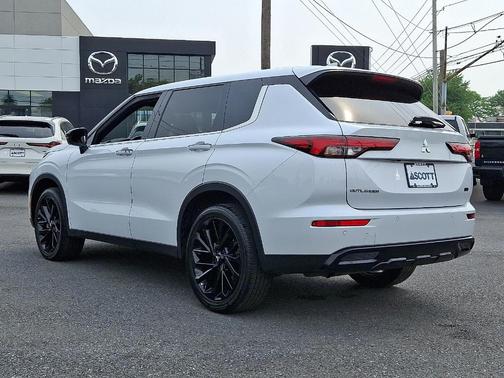 2024 Mitsubishi Outlander SE Black Edition