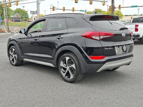 Black Noir Pearl 2018 Hyundai TUCSON Limited