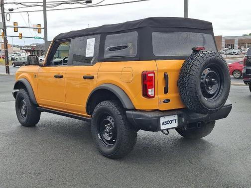 Cyber Orange Metallic Tricoat 2022 Ford Bronco Black Diamond