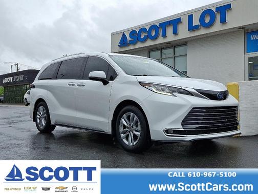 2023 Toyota Sienna Limited