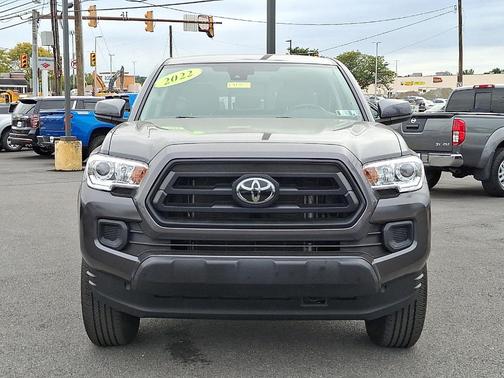 2022 Toyota Tacoma SR
