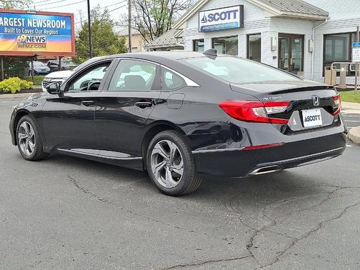 Crystal Black Pearl 2018 Honda Accord EX-L 2.0T