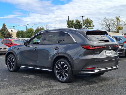 2024 Mazda CX-90 PHEV Premium Plus
