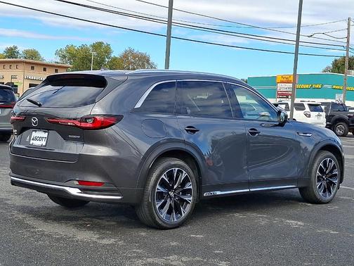 2024 Mazda CX-90 PHEV Premium Plus