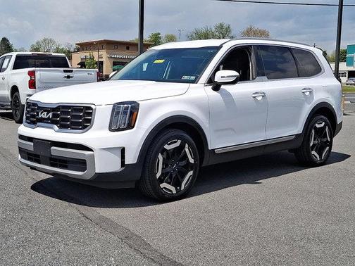 Glacial White Pearl 2023 Kia Telluride S