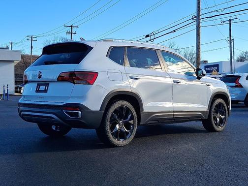 2023 Volkswagen Taos 1.5T SE