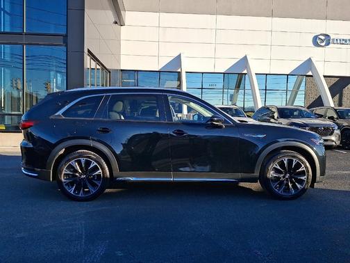 2024 Mazda CX-90 PHEV Premium Plus