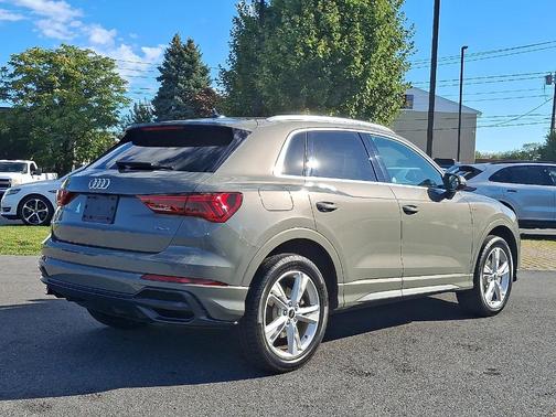 2022 Audi Q3 45 S line Premium