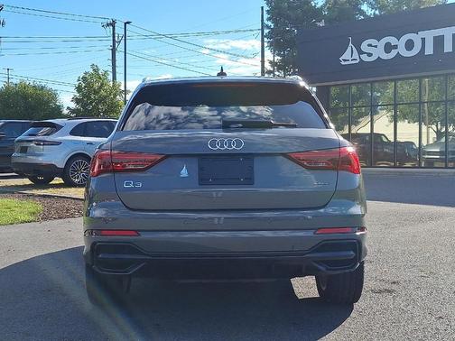 2022 Audi Q3 45 S line Premium