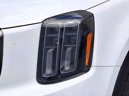 Glacial White Pearl 2023 Kia Telluride SX X-Pro