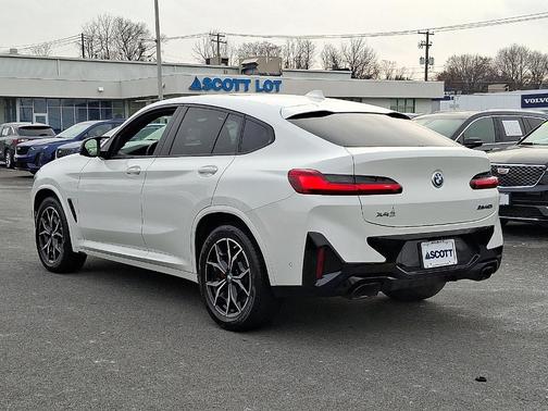 2023 BMW X4 M40i