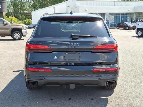 2025 Audi Q7 45 Premium Plus