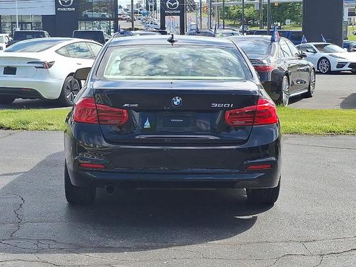 Jet Black 2016 BMW 320 i xDrive