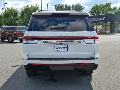 2022 Lincoln Navigator L Reserve