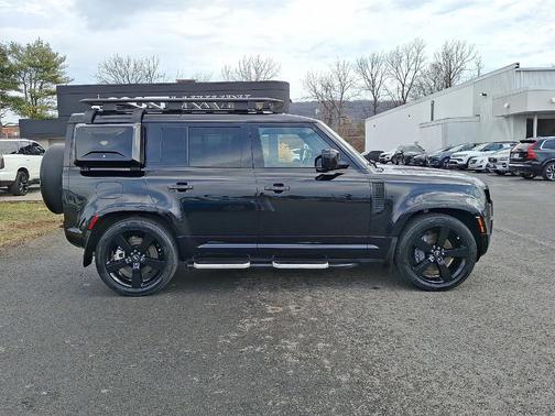 2023 Land Rover Defender 110 X-Dynamic SE